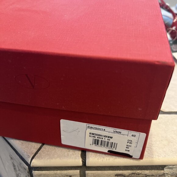 Valentino Garavani Rockstud Patent Leather Slingback Pumps 40 EU- kitten heel - Picture 9 of 14